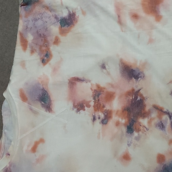 Evelyn's tie-dye very soft top and shorts set women's size L. - Picture 5 of 5